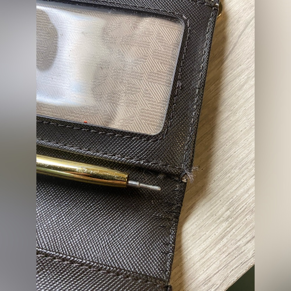 Michael Kors wallet - Picture 6 of 6